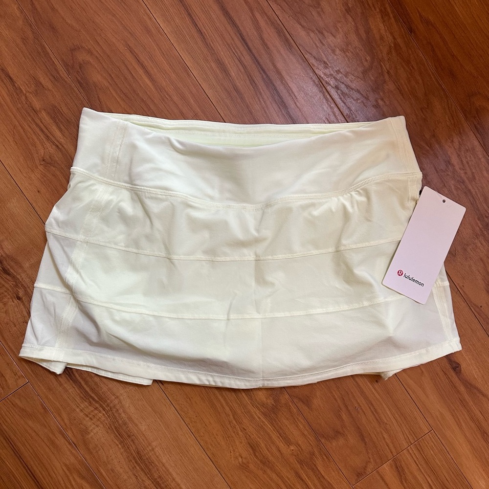 Lululemon Light Yellow/Cream Pace Rival Skirt